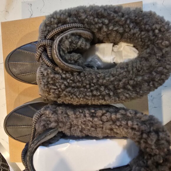 UGG ADIRONDACK III NYLON QUILTED SLATE WATERPROOF Boot US WOMEN'S SIZE 6 NEW - Picture 8 of 15